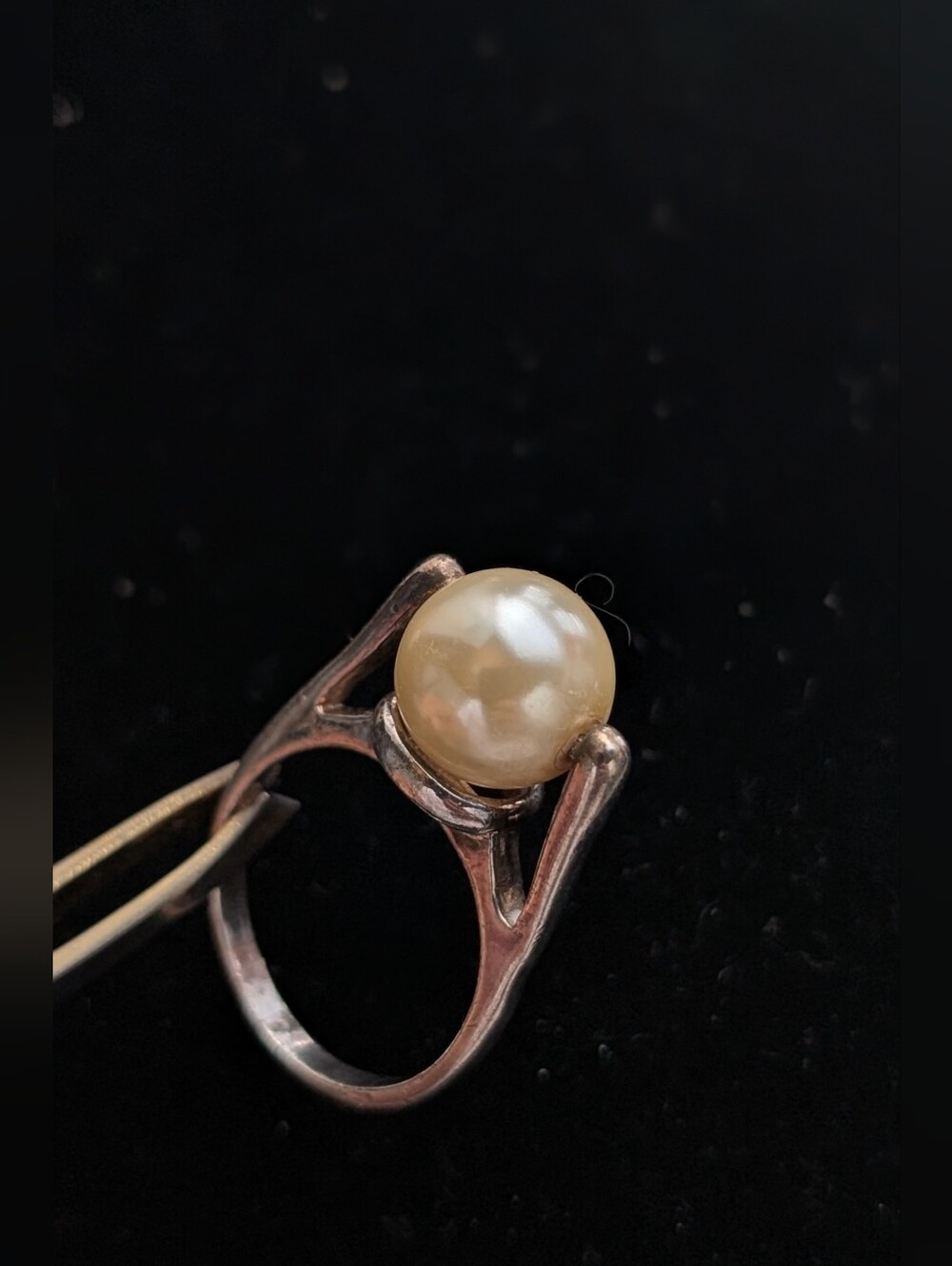 Vintage Classic Faux Pearl Solitaire Ring - Cream Faux Pearl Accent